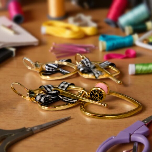 Betsey Johnson Earrings – Rare XOX Signed Sewing Heart Statement Jewelry - Picture 2 of 3